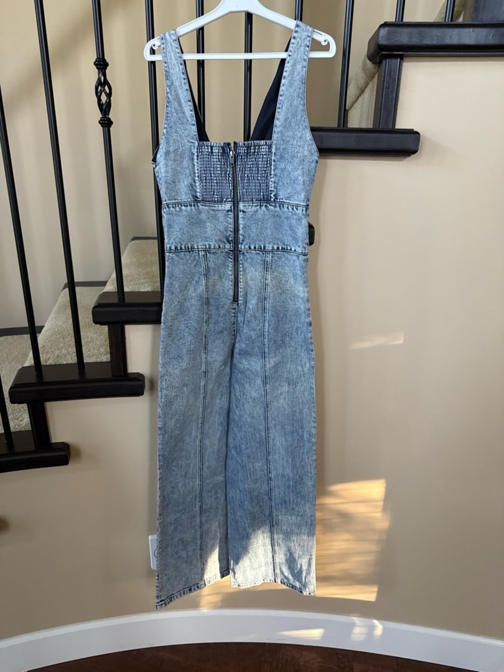 alice + olivia SANDRA DEEP V NECK JUMPSUIT - Picture 7 of 10